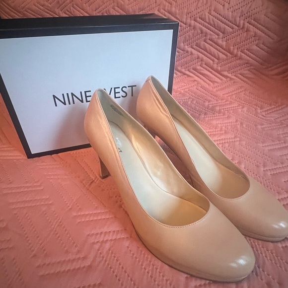 Brand new Nine West Ashdown Natural LE Size 11.  (No box) - Picture 2 of 6